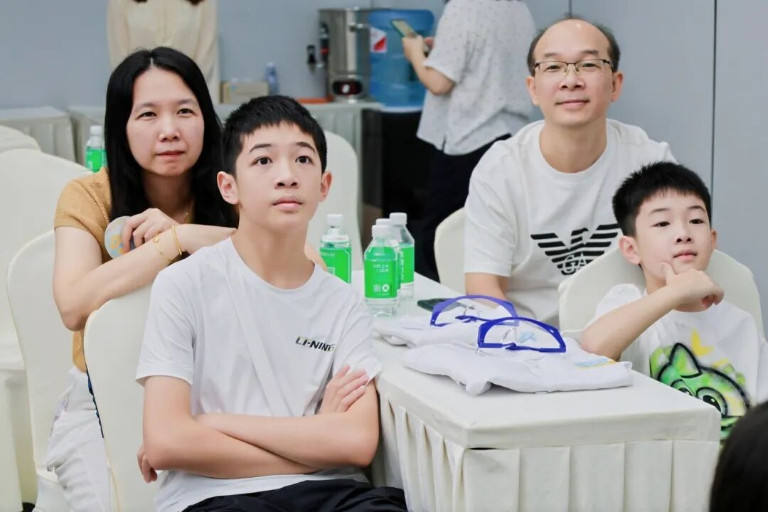 研学游|东莞农商银行 VIP 亲子探秘微观世界