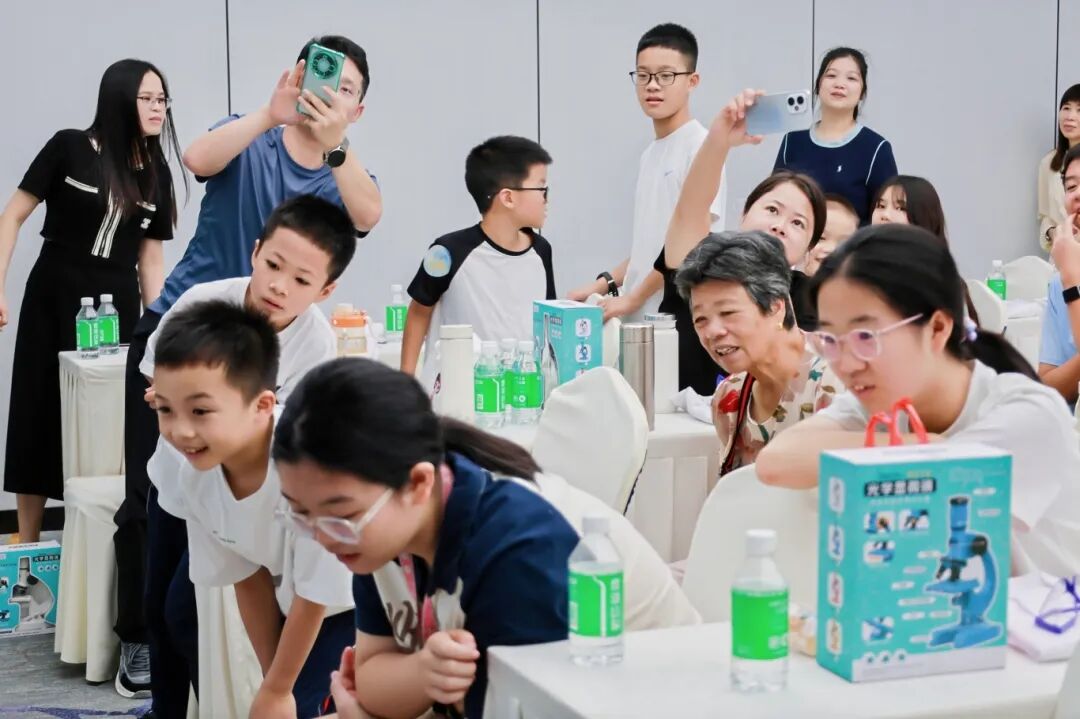 研学游|东莞农商银行 VIP 亲子探秘微观世界