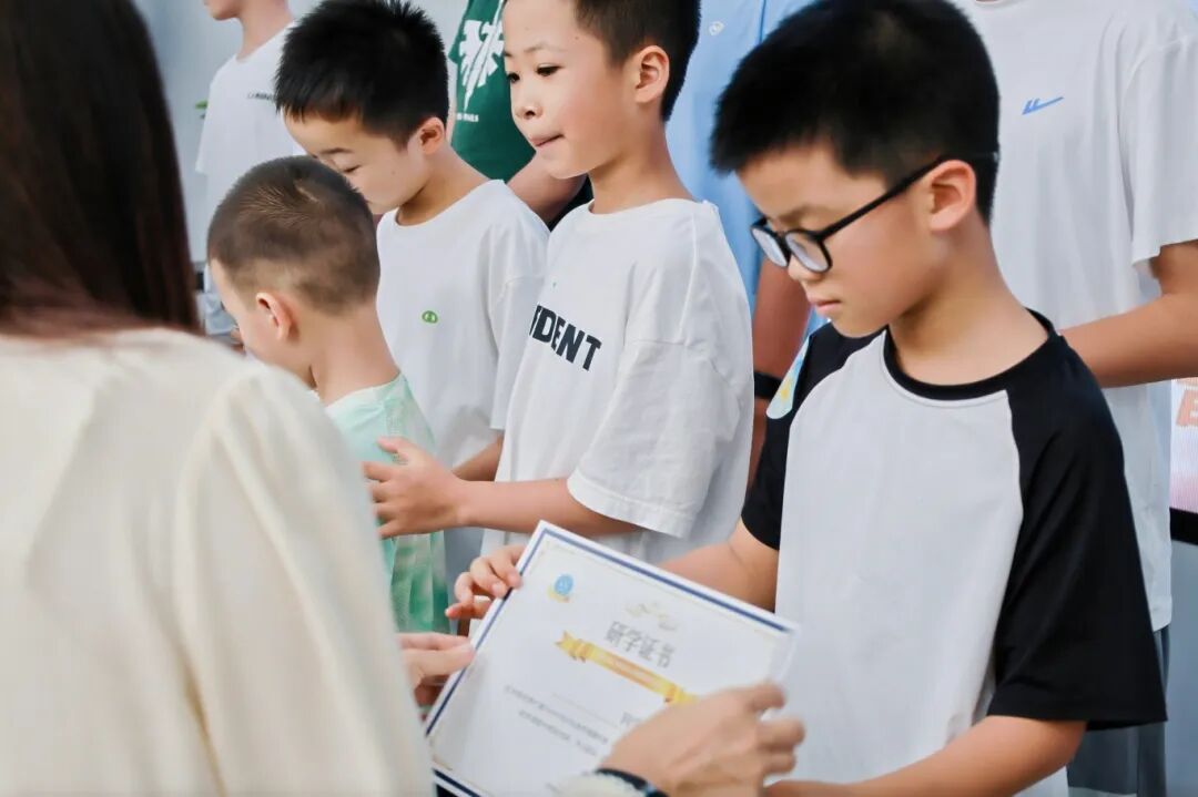 研学游|东莞农商银行 VIP 亲子探秘微观世界